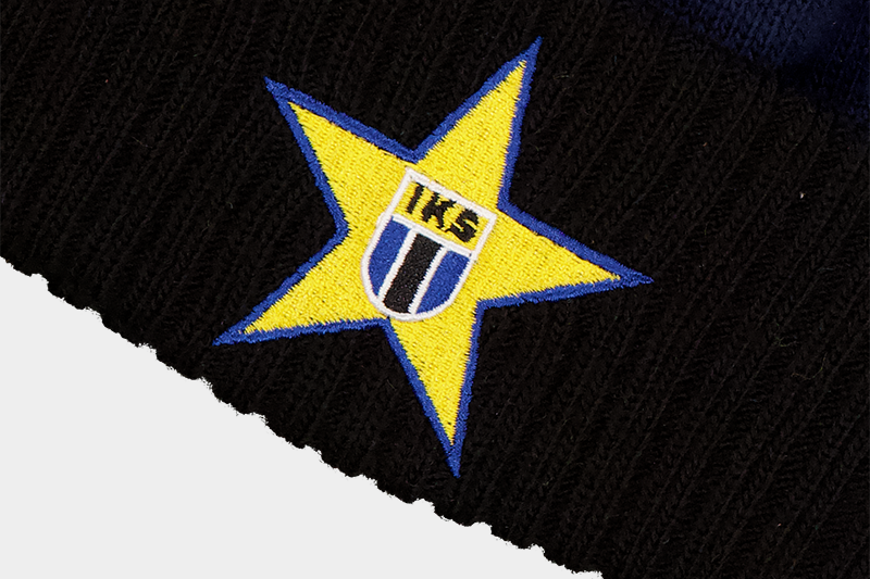 Stickad mössa flerfärg retro