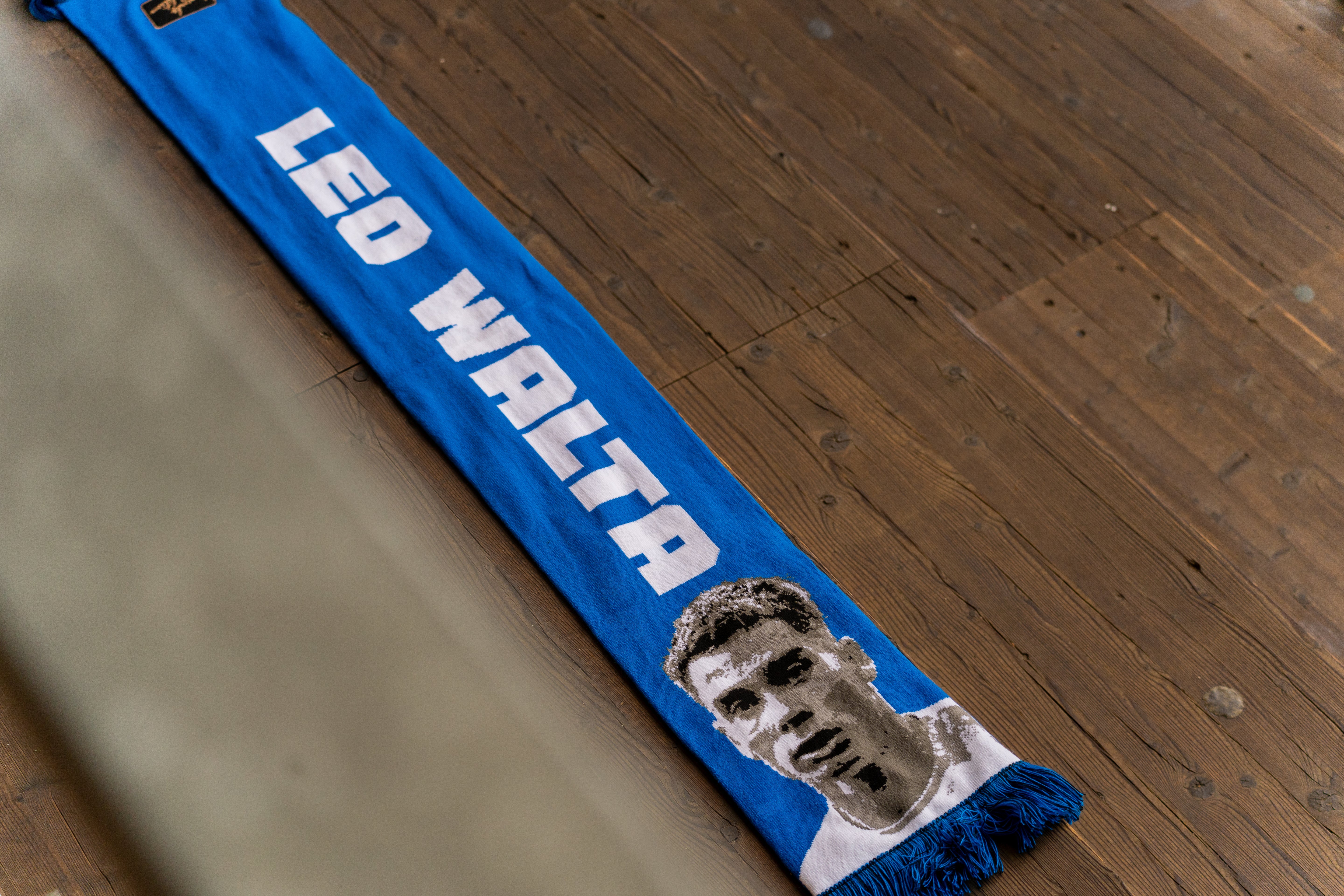 Halsduk Leo Walta
